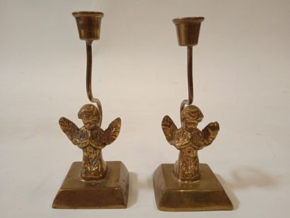 Deux angelots en bronze 
Hauteur : 12.5 ...