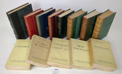 [Histoire]. 13 volumes in-12 reliés ou brochés:
1/...
