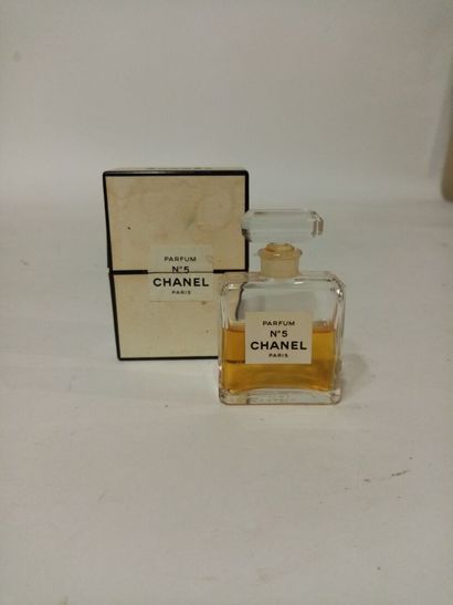 Petit parfum N°5 de CHANEL (dans sa boîte)...
