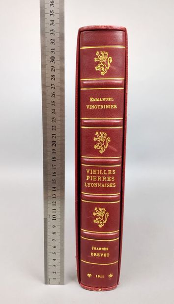 null VINGTRINIER (Emmanuel). Vieilles pierres lyonnaises. Illustré de 5 eaux-fortes...