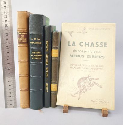 null Réunion de 5 volumes:

1/ LA CHEVASNERIE (Antoine, de). Gibiers et chasses d'Europe....