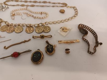 null Lot de bijoux fantaisie en métal et métal doré, dont petite montre, bracelet...
