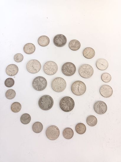 null Lot de pièces en argent 2 Fcs, 1 Fc, et 50 cts de Fcs
Pds : 168 g