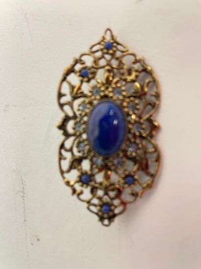 null Broche en métal ajouré et perle de verre bleu Style Renaissance