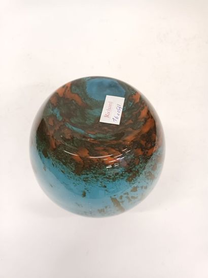 null LOUVAIN, vase pansu en verres colorés mélangés,
H : 23 cm