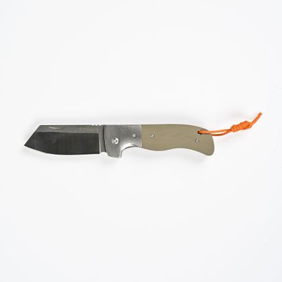 null Couteau de poche modèle Phalanx (ref 01SC052) de la marque Böker (gamme MAGNUM)...