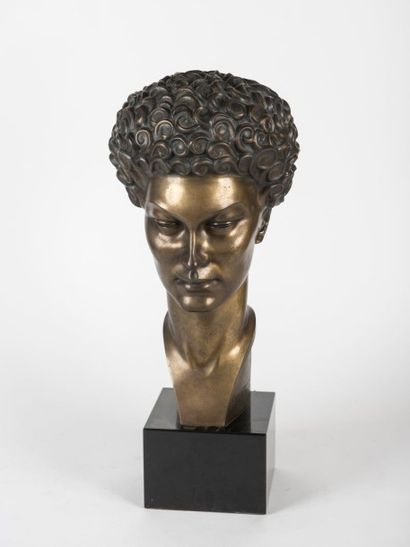 MAX LE VERRIER (1891-1973) Epreuve en bronze représentant une tête d'homme, Reposant...