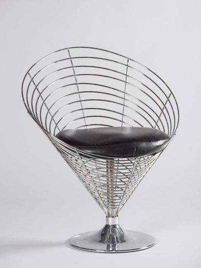 Verner PANTON (1926-1998) Fauteuil pivotant Wire Cone, dessiné de 1959, structure...