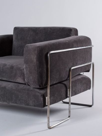 KWOK HOÏ CHAN (1939-1990) Suite de 4 fauteuils Pen Club, structure en métal chromé...