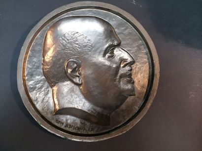 null Claudius Linossier (1893-1953) Matrice de médaille signée et datée 1950 D:33cm...