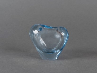 Per Lutken (1916-1998) Petit vase en verre soufflé de couleur bleu Edition Holmegaard...