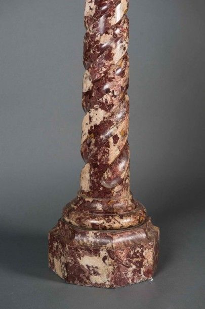 null Sellette en marbre veiné 19ème siècle H: 118, 5 cm