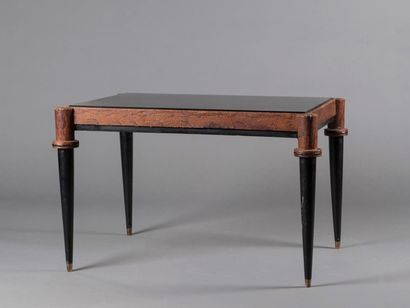 Dans le goût de Charles Marcel COARD (1889-1975) Table basse à plateau en opaline...