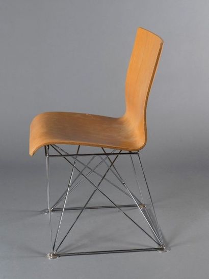 JEAN LOUIS BERTHET Série de six chaises, modèle Solo. Piètement en métal chromé et...