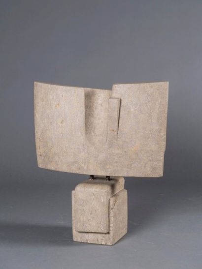 Morice Lipszyc dit LIPSI (1898-1986) Sculpture Abstraction sur pierre calcaire.Circa...