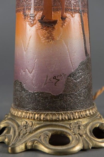 François Théodore LEGRAS (1839-1960) Lampe champignon en verre multicouche à décor...
