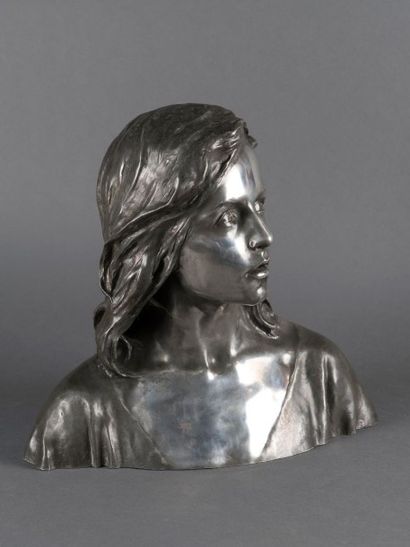 Raoul LARCHE (1860-1912) Jésus Enfant Buste.Epreuve en étain du fondeur SIOT DECAUVILLE.Signé.(H:...