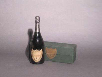 null 1 B CHAMPAGNE DOM PERIGNON (Coffret abimé) Moët & Chandon 1978