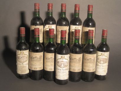 null 5 B CHÂTEAU VICTORIA (2 B.G; 1 T.L.B-; e.a.) Haut Médoc 1982 7 B CHÂTEAU LE...