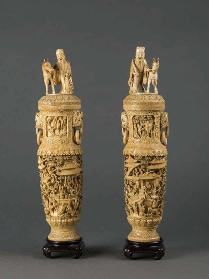 null CHINE Paire de vases couverts en ivoire sculpté Qing milieu du 19ème siècle...