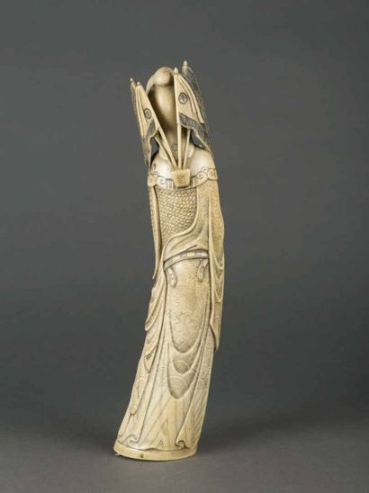 null CHINE Dignitaire en ivoire sculpté H : 45 cm
