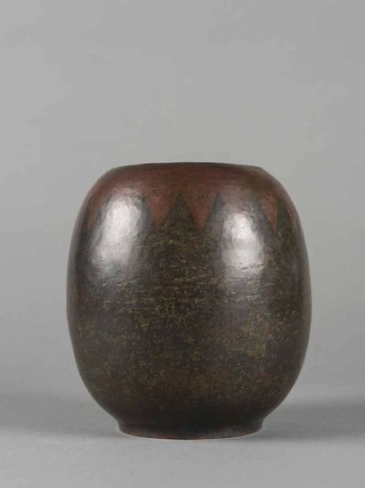 Claudius LINOSSIER (1893-1953) Vase de forme...
