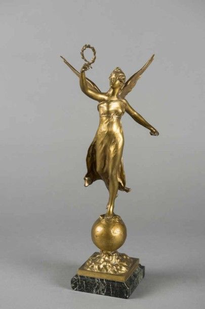  Attribué à Laurent-Honoré MARQUESTE (1848 - 1920) Bronze représentant la déesse...