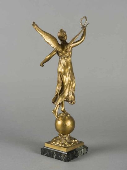 null Attribué à Laurent-Honoré MARQUESTE (1848 - 1920) Bronze représentant la déesse...