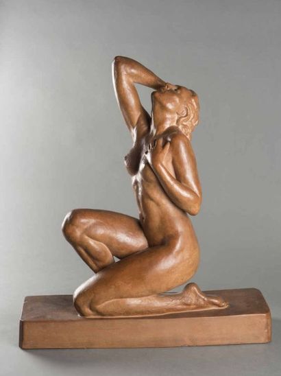 null Ugo CIPRIANI (1887-1960). Femme nue en pose assise. Épreuve en terre cuite....