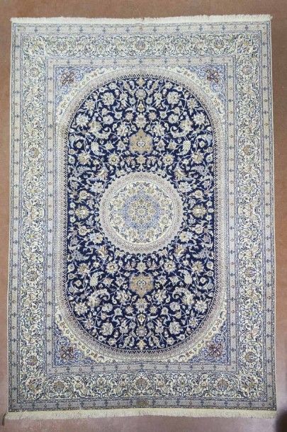 null IRAN tapis Naïn Laine et soie Signé Habibian 320 x 217 cm