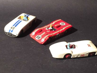 null Lot de trois voitures Dinky Toys Ferrari 312 P Cunningham Mercedes Benz (tb...