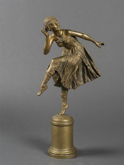 null Dimitri CHIPARUS (1886-1947) Danseuse faisant une pointe Epreuve en bronze à...