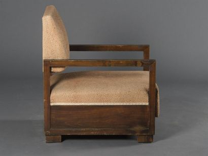 null Francisque Chaleyssin (1872-1951) Paire de fauteuils bas en chêne teinté foncé,...