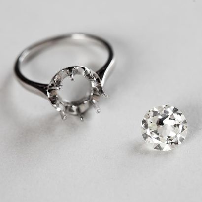 Diamant taille moderne de 1,45 carat environ,...