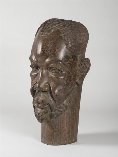 null Tête d'africain Importante sculpture en bois massif, travail colonial des années...