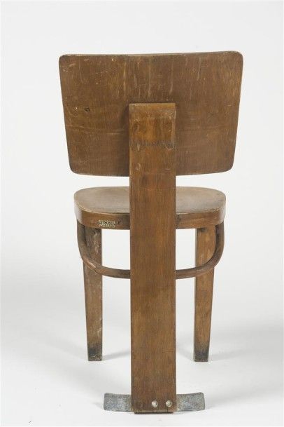 null FISCHEL (XXème siècle) Paire de chaises en contreplaqué, restauration pour une...