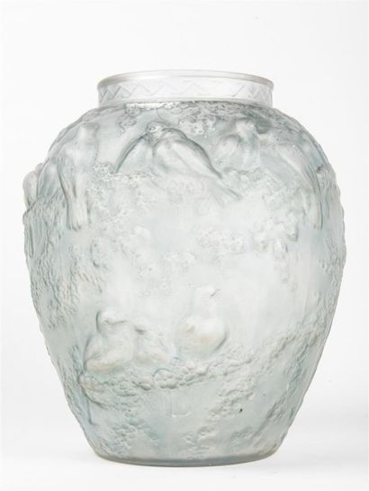 null MULLER Frères à Lunéville (1897-1936) Vase de forme pansu à petit col épaulé...