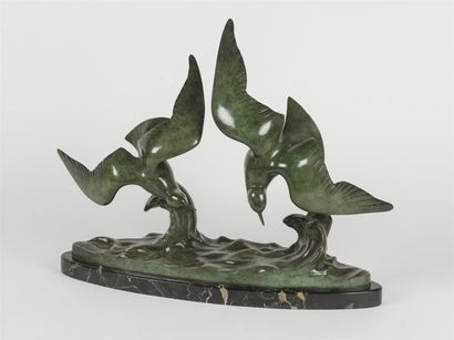 null J. B. LEONARD SCULPTEUR et Marcel GUILLEMARD FONDEUR Couple de mouettes Sculpture...