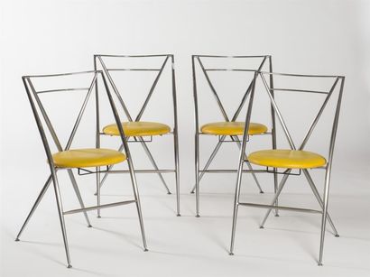 null HIROYUKI YAMAKADO quatre chaise pliantes modèle CINDERELLA
Modèle créé en 1987
Structure...
