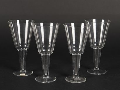 null Carlo MORETTI (né en 1934) Suite de quatre verres à eau en cristal transparent...