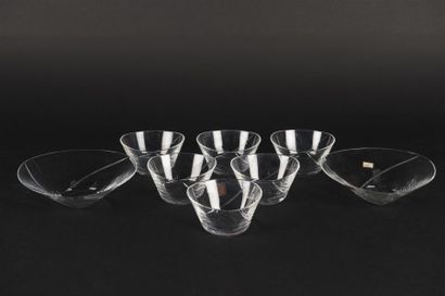 null Carlo MORETTI (né en 1934) Suite de six coupes à fraises et deux grandes coupes...