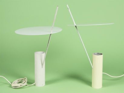 null Nathalie DU PASQUIER (née en 1957) Rare paire de prototypes de lampes en métal...