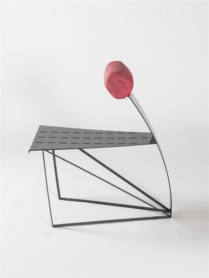 null Raphaël PISTILLI (XX ème) Prototype de fauteuil en métal laqué noir ajouré....