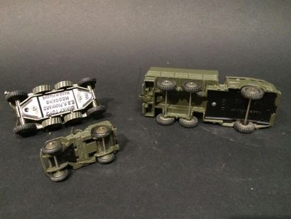 null Dinky Toys France trois véhicules militaires bon état