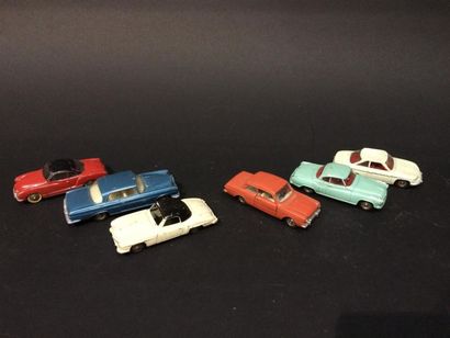 null Dinky Toys France six voitures : trois Mercedes, une Taurus, une Borgward Isabella...