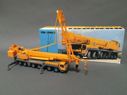 null LIEBHERR LTM 1330/1 grue automotrice 1/50e, L: 32 cm, fabricant: conrad 2097/0,...