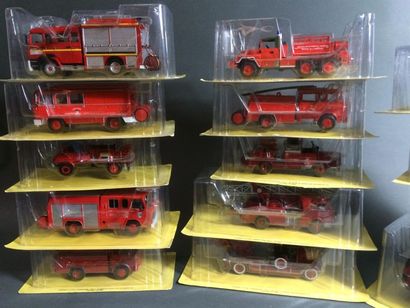null Collection HACHETTE 14 véhicules de pompier dans boite très bon état