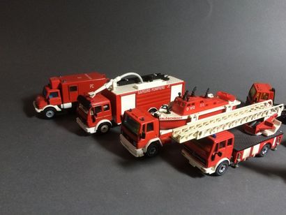 null SIKU 7 véhicules de pompiers bon état