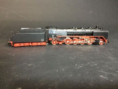 null MARKLIN locomotive et son tender dans boite 41 334 bon état