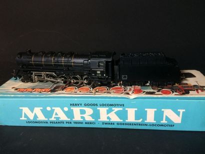 null MARKLIN 3047 locomotive et son tender bon état dans boite